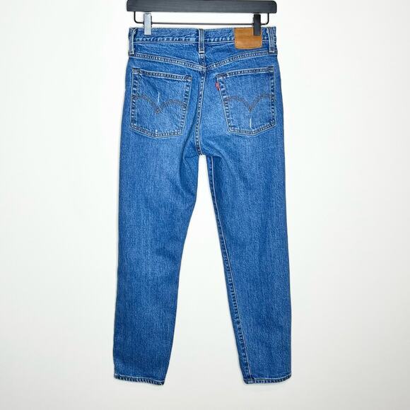 LEVI’S Premium Wedgie Fit Button Fly Distressed Straight Leg Jeans Size 26 - Picture 2 of 8